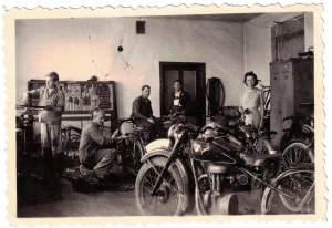 Mopedwerkstatt 1946