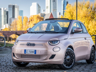 Neuer Fiat 500 als „City Car 2022“ ausgezeichnet